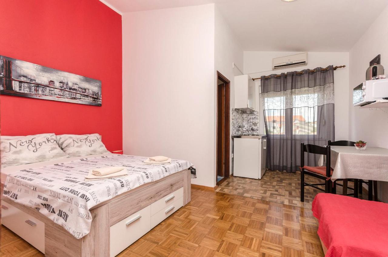 Apartments And Room Take It Easy Tribunj  Ngoại thất bức ảnh