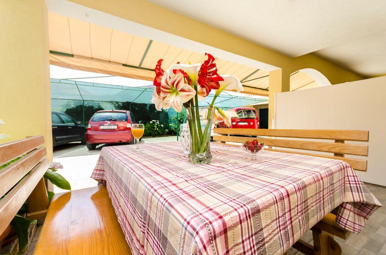 Apartments And Room Take It Easy Tribunj  Ngoại thất bức ảnh