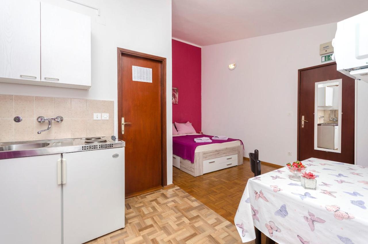 Apartments And Room Take It Easy Tribunj  Ngoại thất bức ảnh