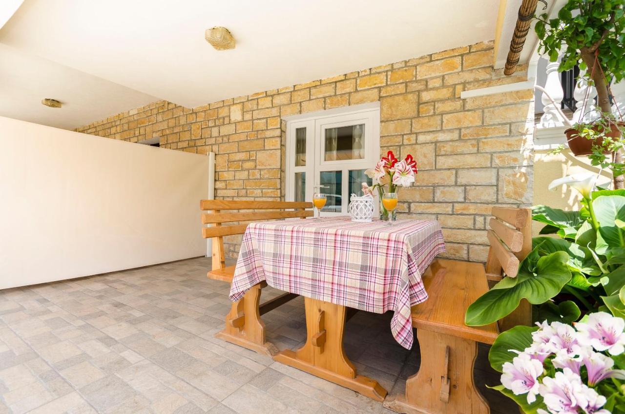 Apartments And Room Take It Easy Tribunj  Ngoại thất bức ảnh