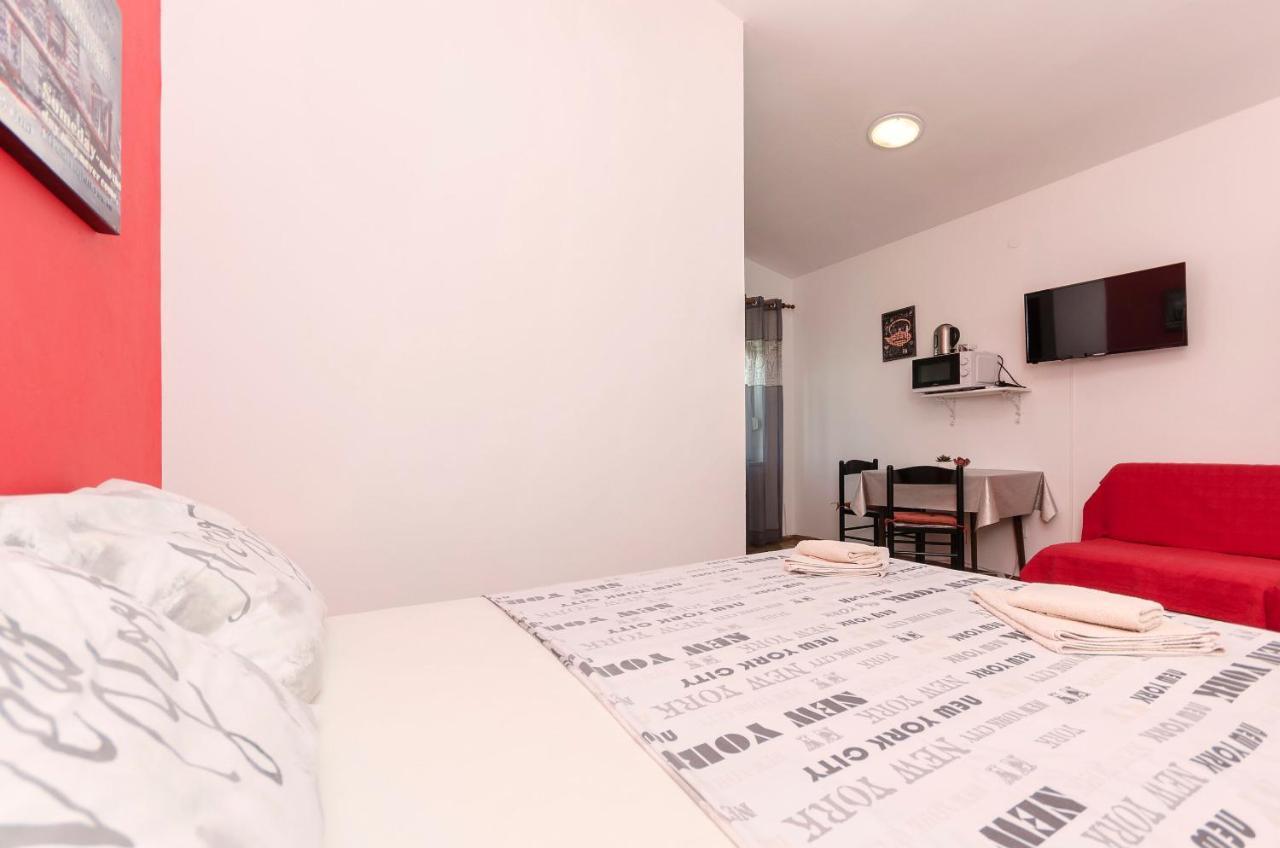 Apartments And Room Take It Easy Tribunj  Ngoại thất bức ảnh